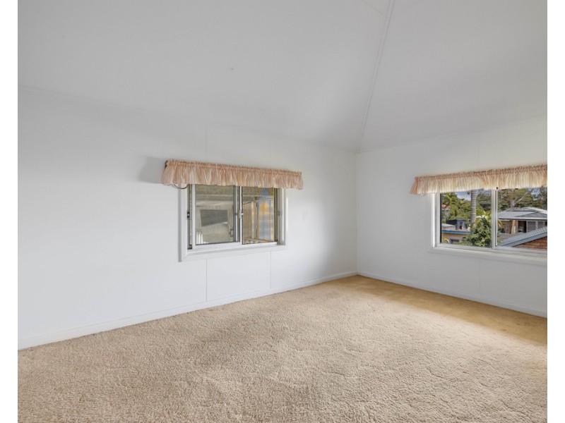 4 Hughes Street, Centenary Heights QLD 4350