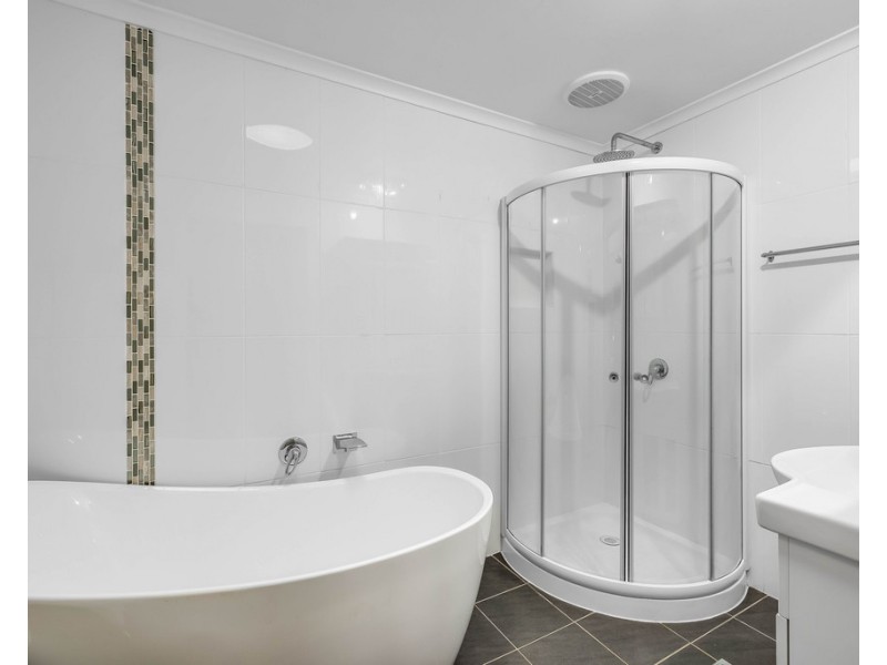 4 Hughes Street, Centenary Heights QLD 4350