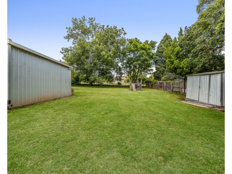 4 Hughes Street, Centenary Heights QLD 4350