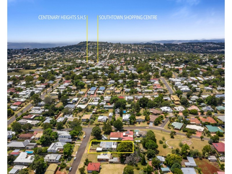 4 Hughes Street, Centenary Heights QLD 4350