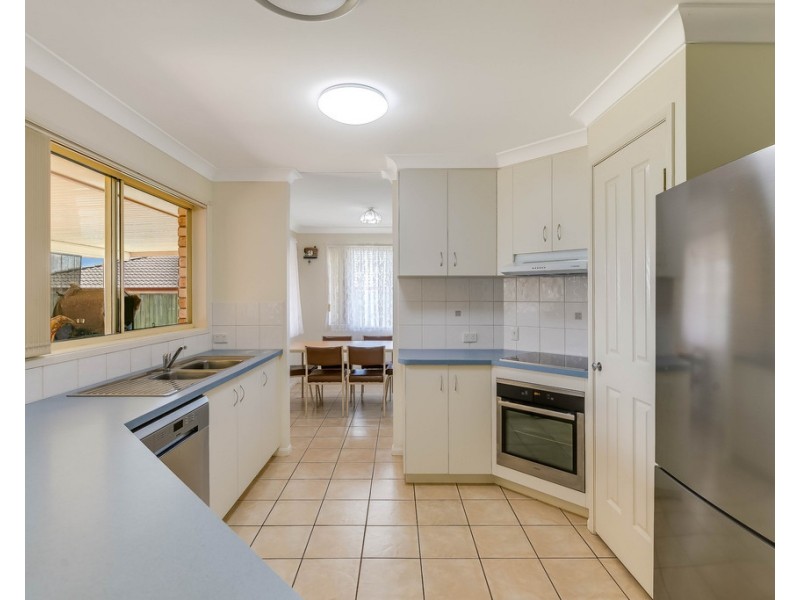 11 Sweetapple Crescent, Centenary Heights QLD 4350