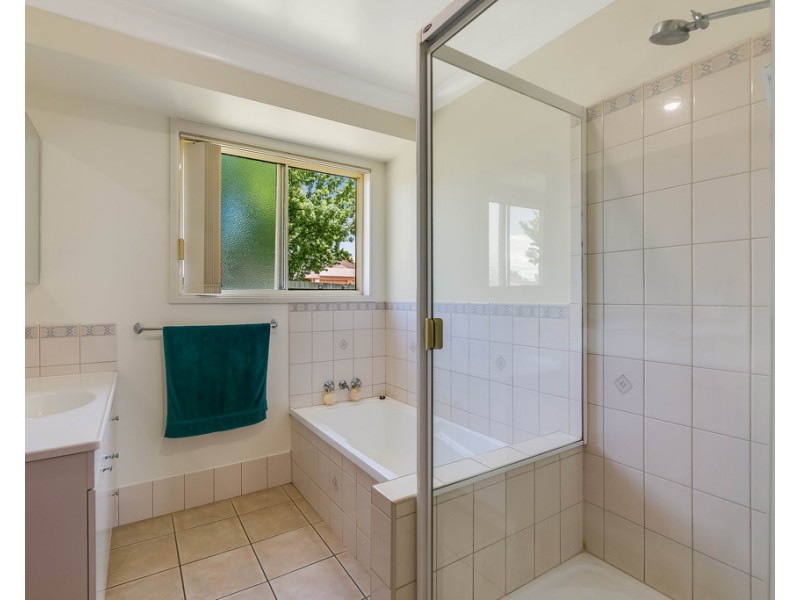 11 Sweetapple Crescent, Centenary Heights QLD 4350