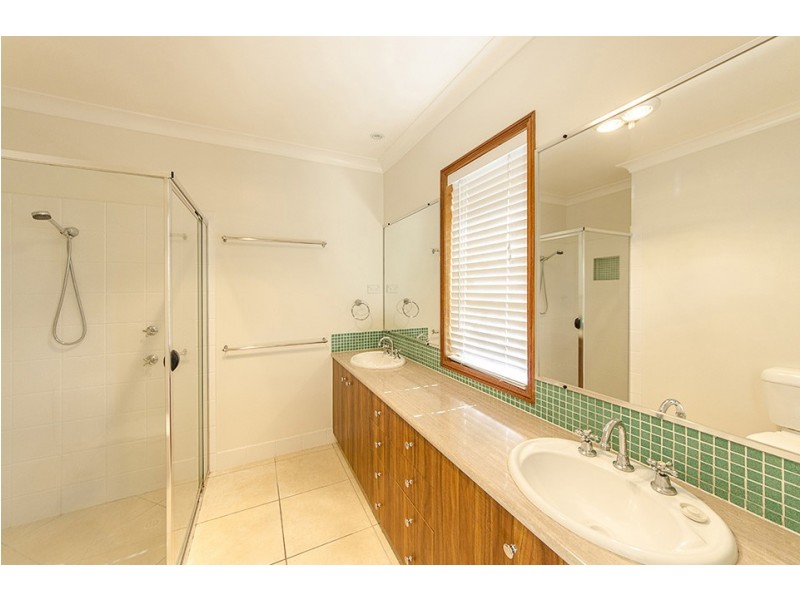 4 Kruiswijk Court, Middle Ridge QLD 4350