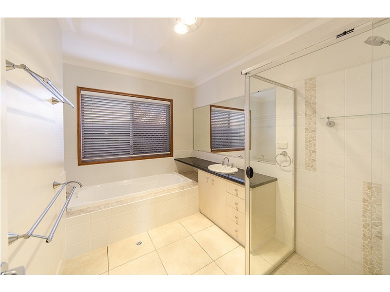 4 Kruiswijk Court, Middle Ridge QLD 4350