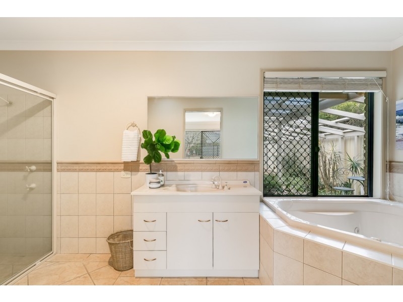 17 Chelwyn Street, Middle Ridge QLD 4350