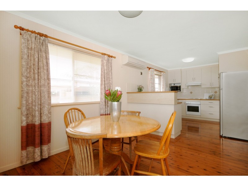 16 Wentworth Street, Centenary Heights QLD 4350