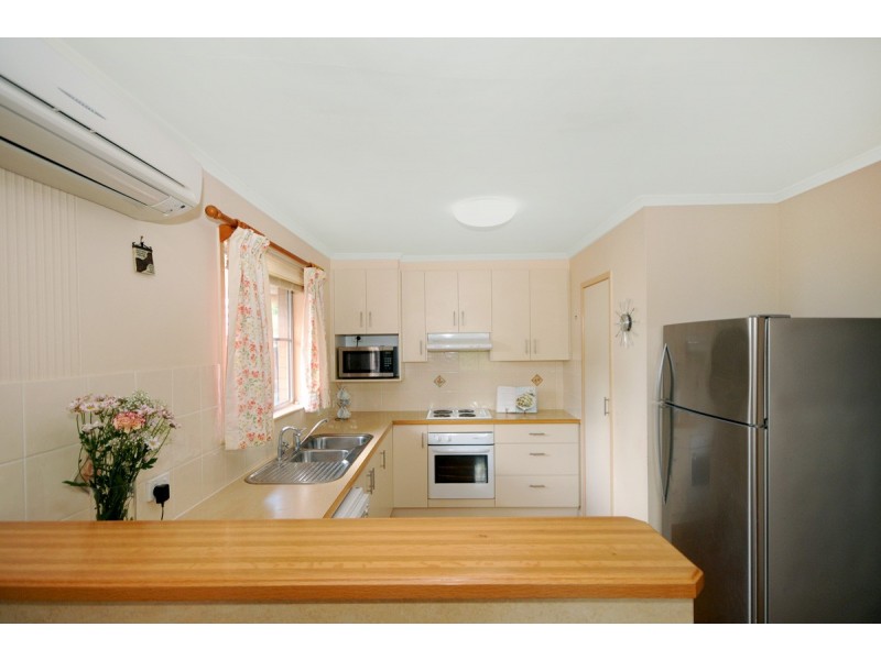 16 Wentworth Street, Centenary Heights QLD 4350