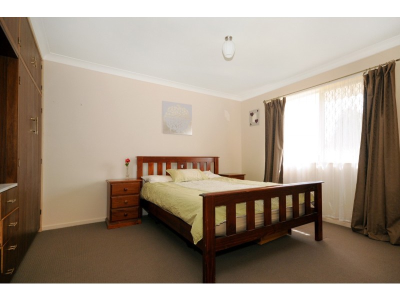 16 Wentworth Street, Centenary Heights QLD 4350