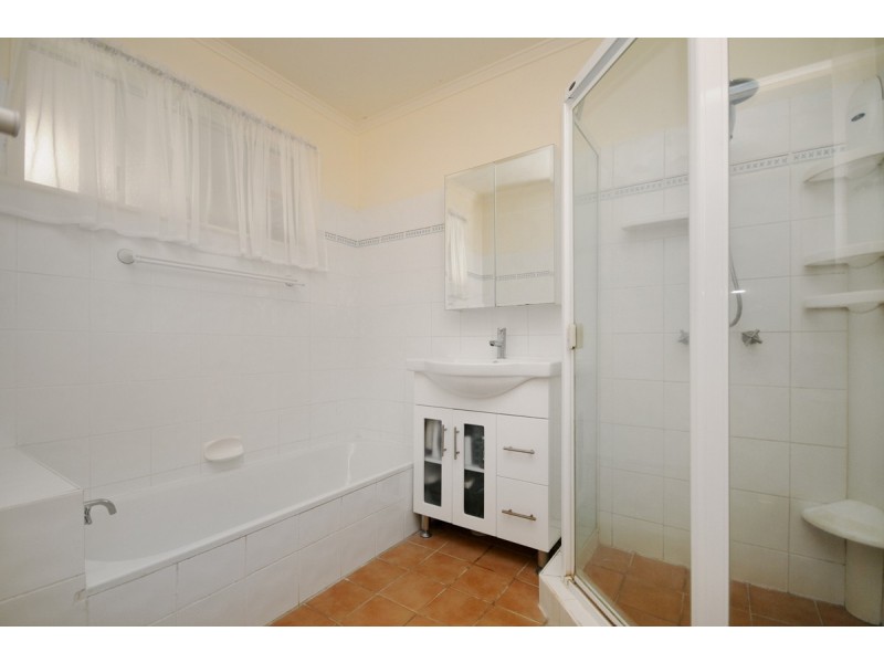 16 Wentworth Street, Centenary Heights QLD 4350