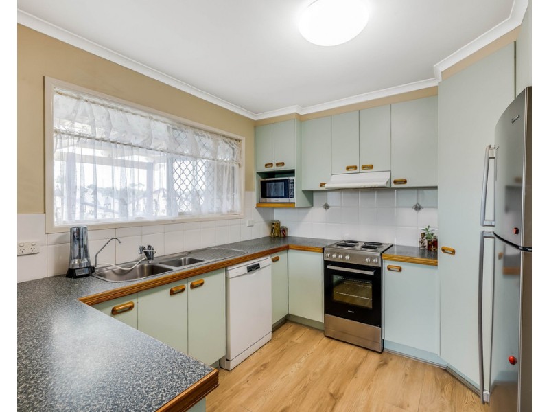 12 Debra Street, Centenary Heights QLD 4350