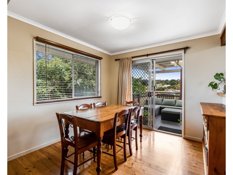 12 Debra Street, Centenary Heights QLD 4350
