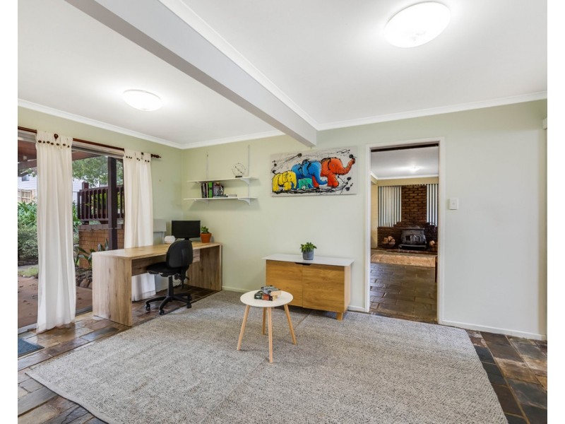 12 Debra Street, Centenary Heights QLD 4350
