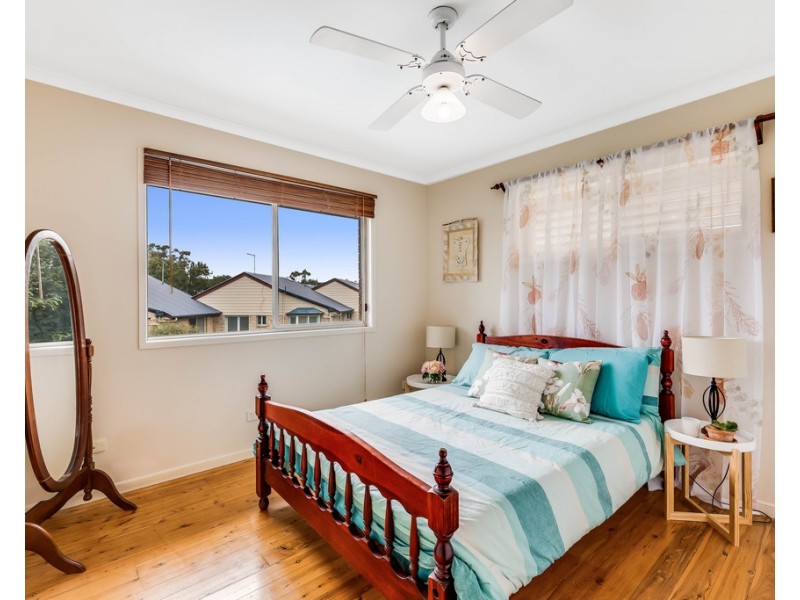 12 Debra Street, Centenary Heights QLD 4350