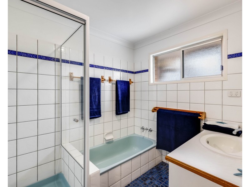 12 Debra Street, Centenary Heights QLD 4350