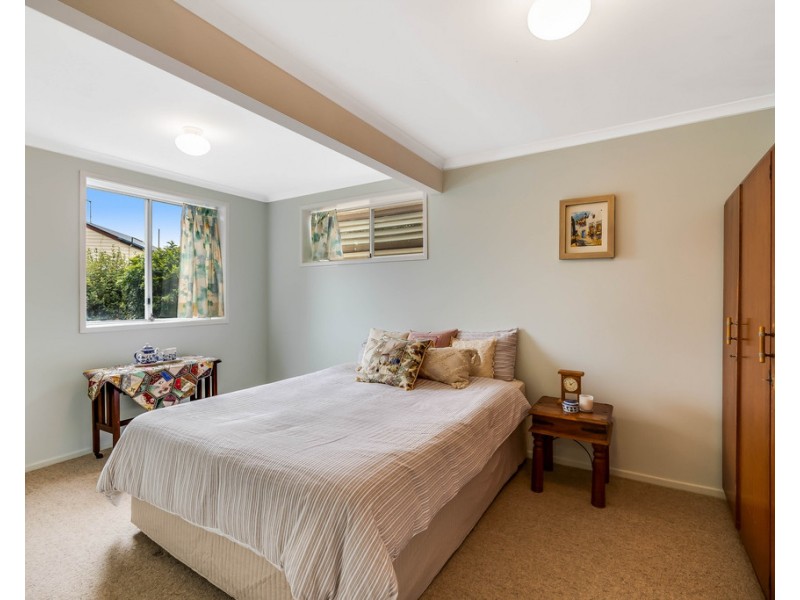 12 Debra Street, Centenary Heights QLD 4350