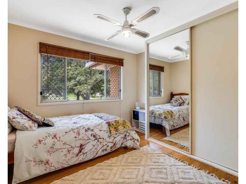12 Debra Street, Centenary Heights QLD 4350