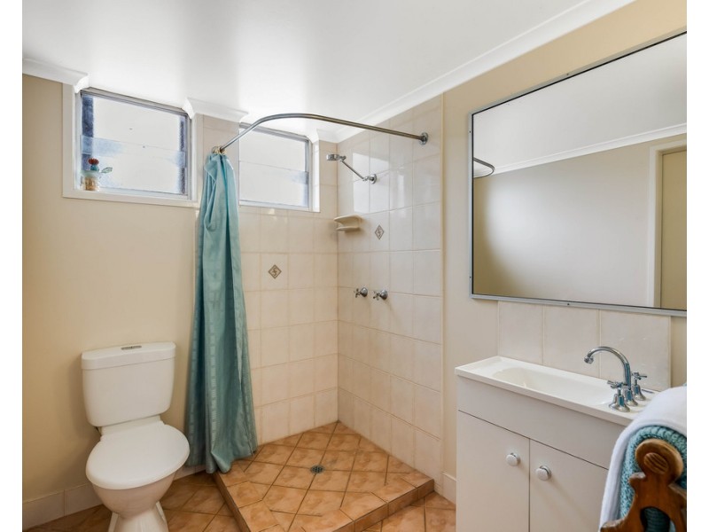 12 Debra Street, Centenary Heights QLD 4350