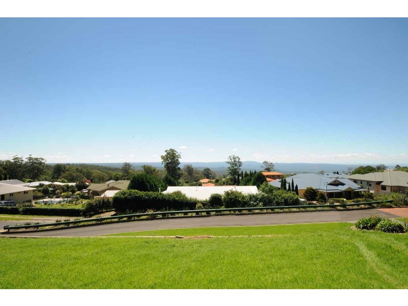 37 Windemere Terrace, Mount Lofty QLD 4350