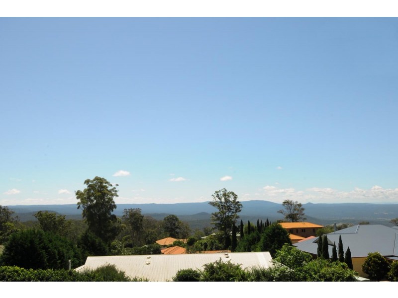 37 Windemere Terrace, Mount Lofty QLD 4350