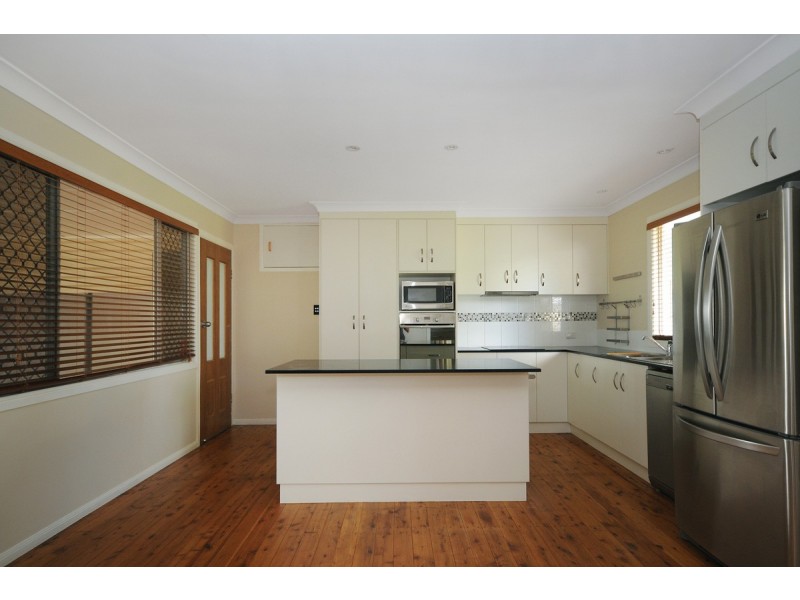 10 Wentworth Street, Centenary Heights QLD 4350