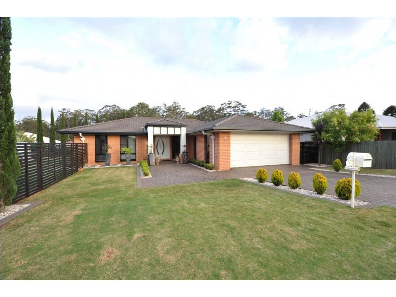 7 Manooka Crescent, Highfields QLD 4352