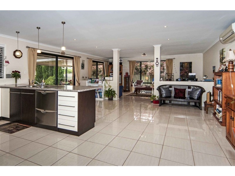 7 Manooka Crescent, Highfields QLD 4352