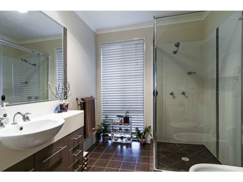 7 Manooka Crescent, Highfields QLD 4352