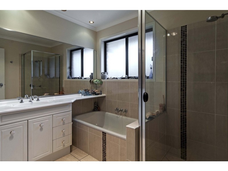 7 Manooka Crescent, Highfields QLD 4352