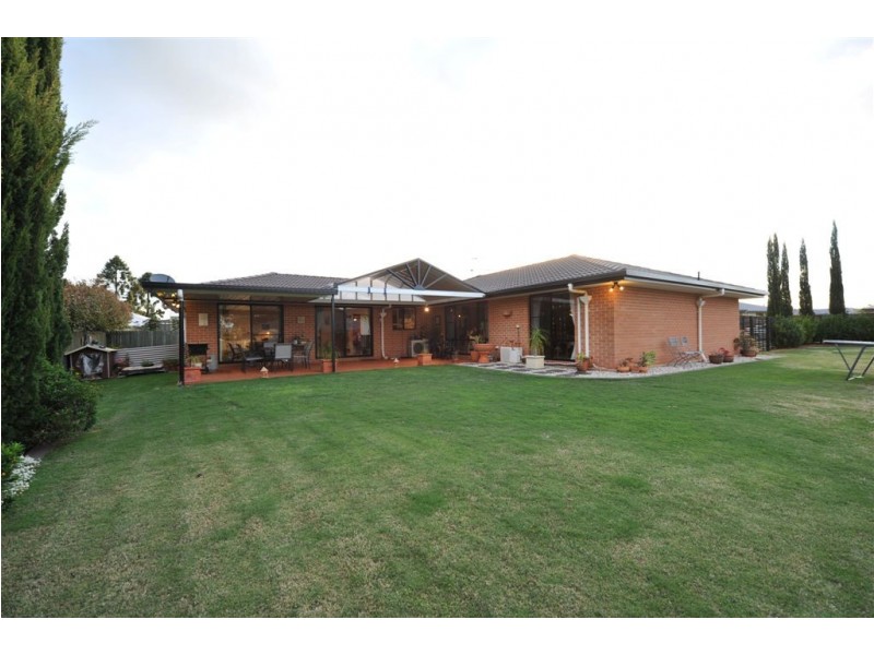 7 Manooka Crescent, Highfields QLD 4352