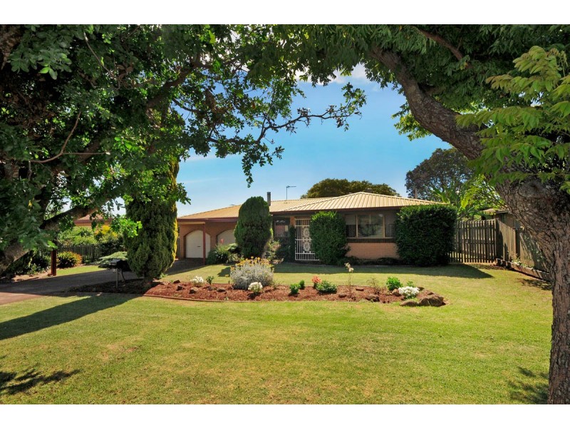 7 Lotus Crescent, Centenary Heights QLD 4350