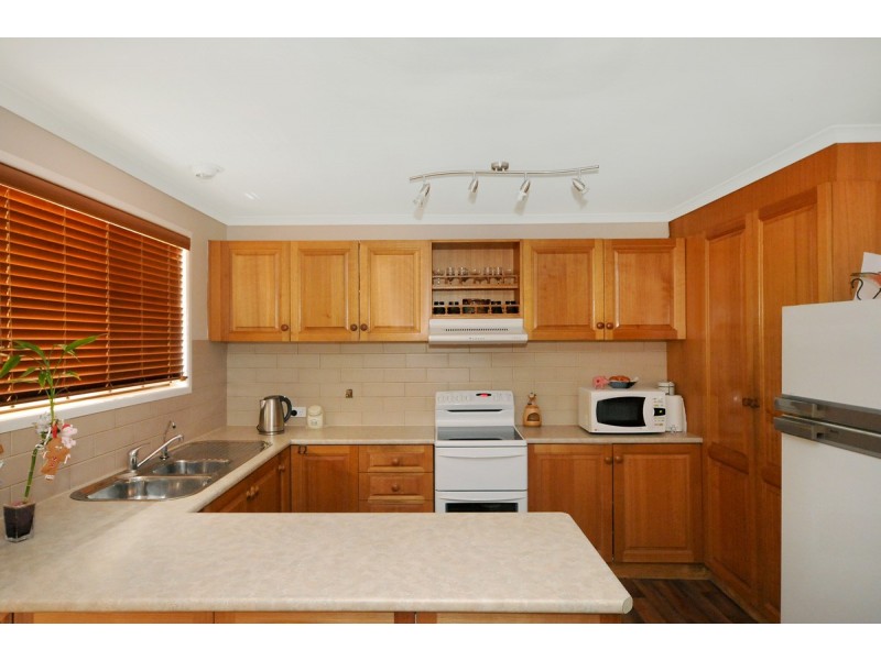 7 Lotus Crescent, Centenary Heights QLD 4350