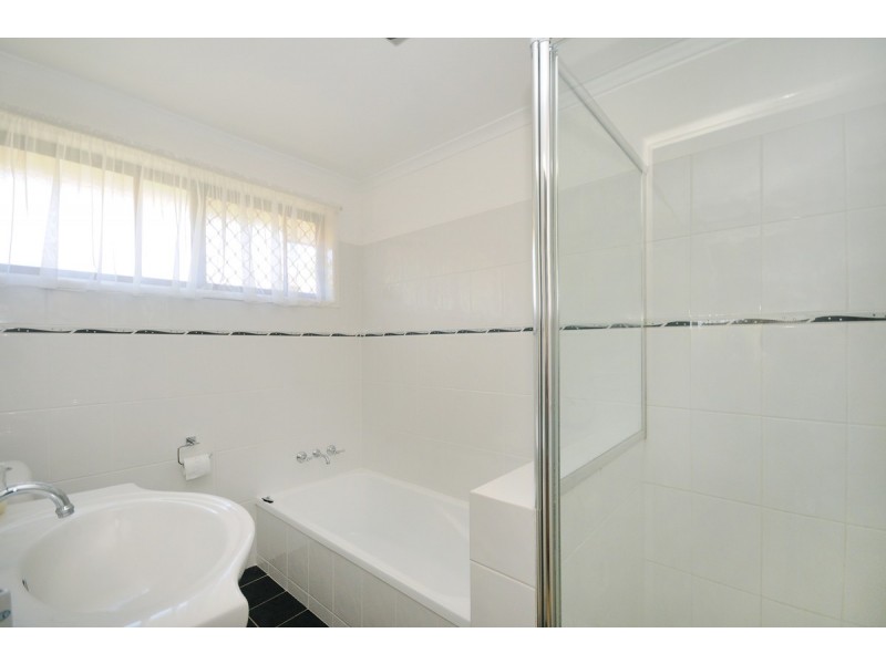 7 Lotus Crescent, Centenary Heights QLD 4350
