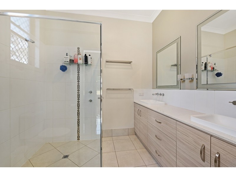 9 Diane Court, Centenary Heights QLD 4350