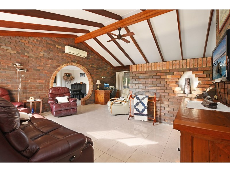 9 Diane Court, Centenary Heights QLD 4350