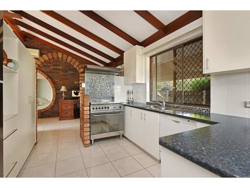 9 Diane Court, Centenary Heights QLD 4350