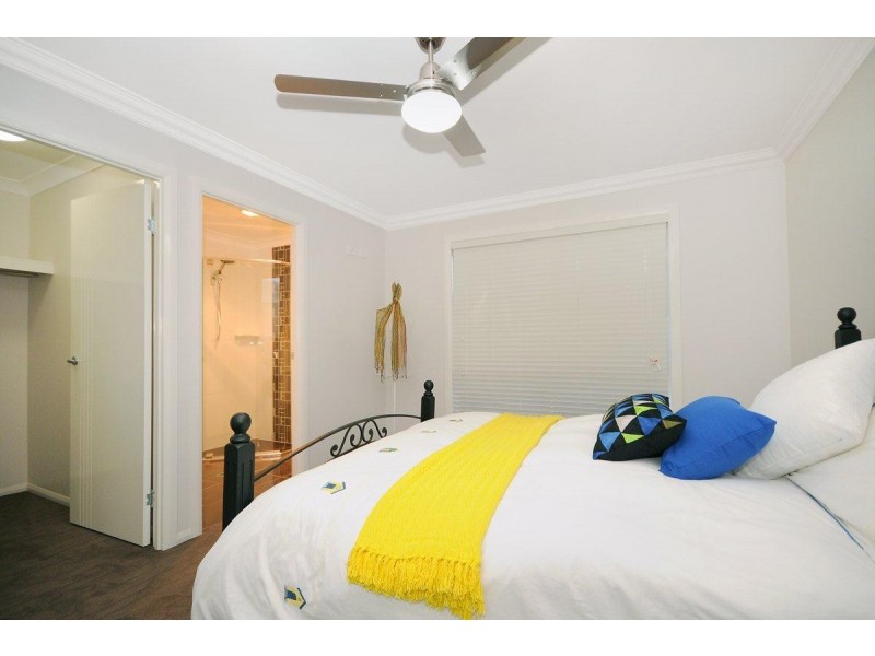 1/310a Hume Street, Centenary Heights QLD 4350