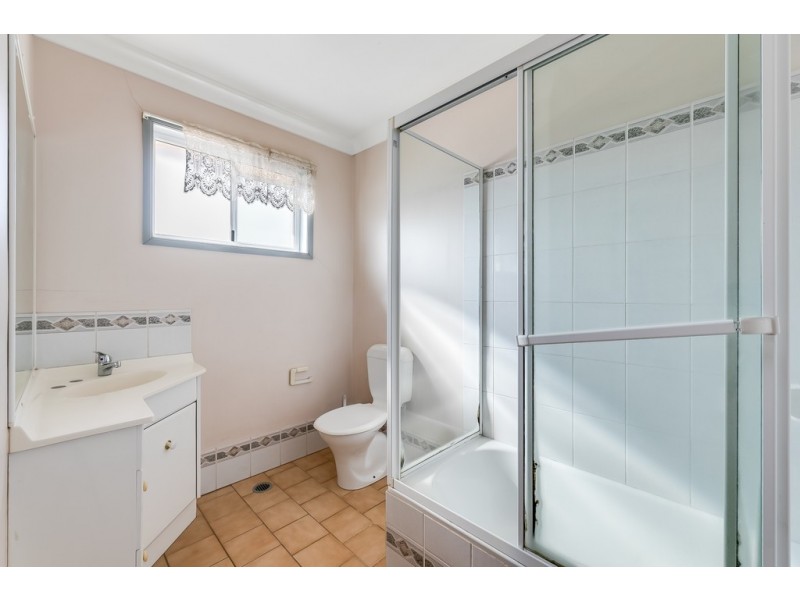 Unit 2/2-6 Roser Close, Kearneys Spring QLD 4350