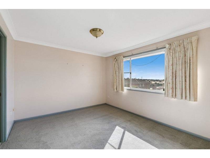 Unit 2/2-6 Roser Close, Kearneys Spring QLD 4350
