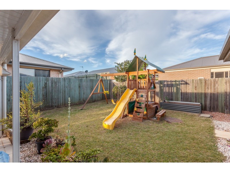 7 Opal Street, Glenvale QLD 4350