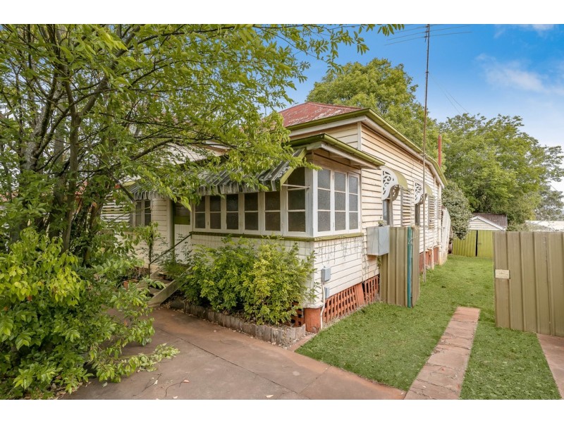 283 Hume Street, South Toowoomba QLD 4350