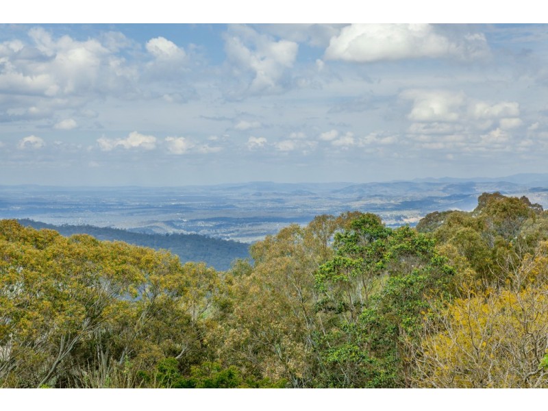 19 Murphys Creek Road, Blue Mountain Heights QLD 4350