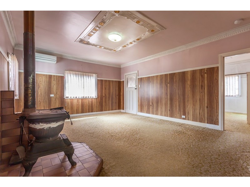 26 Llewellyn Street, Centenary Heights QLD 4350