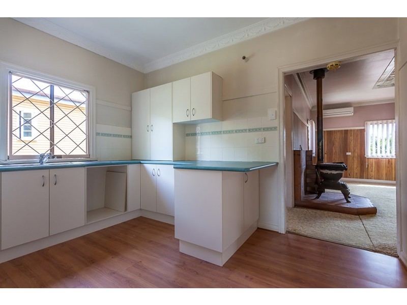 26 Llewellyn Street, Centenary Heights QLD 4350