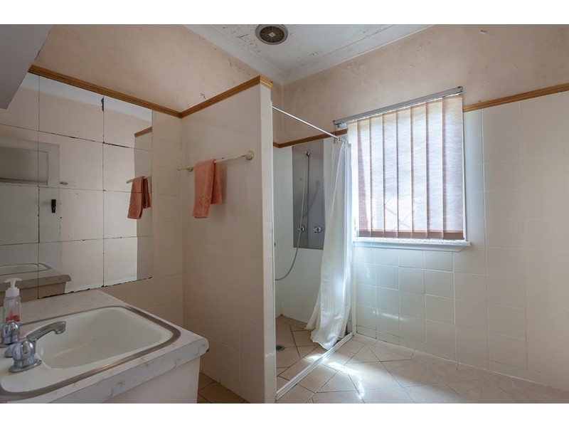 26 Llewellyn Street, Centenary Heights QLD 4350