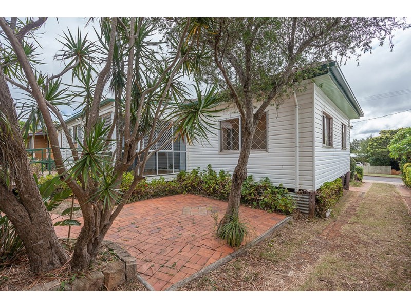 26 Llewellyn Street, Centenary Heights QLD 4350