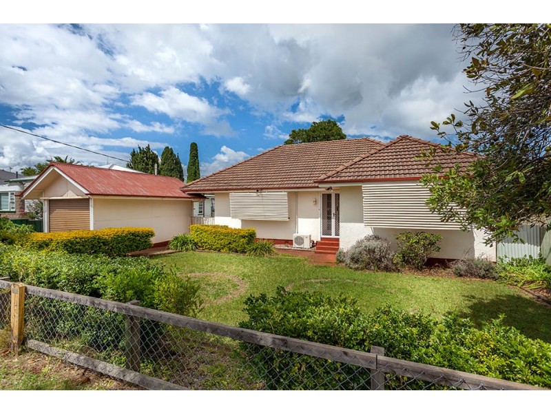 8 Helen Street, Newtown QLD 4350