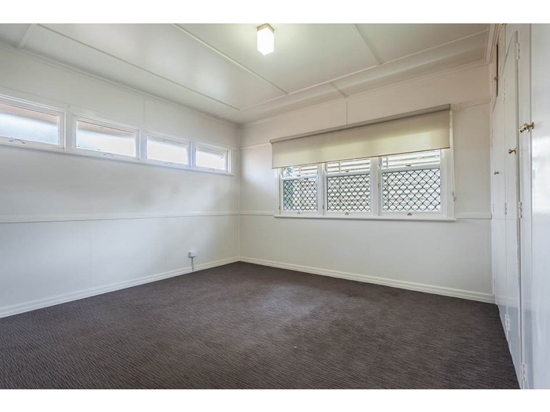 8 Helen Street, Newtown QLD 4350