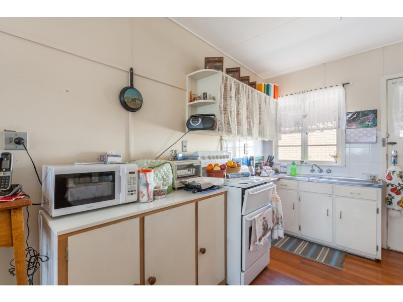 16 Gaydon Street, Newtown QLD 4350