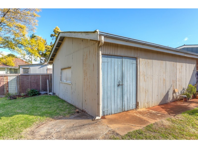 16 Gaydon Street, Newtown QLD 4350