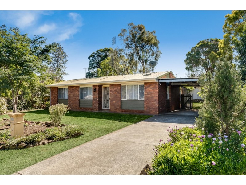 17 Sapphire Court, Kearneys Spring QLD 4350
